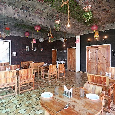 Oyo 10104 Radhika Resort Kota  Ngoại thất bức ảnh