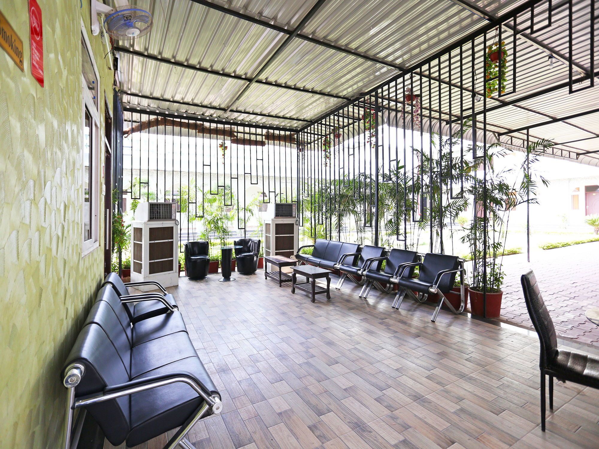 Oyo 10104 Radhika Resort Kota  Ngoại thất bức ảnh