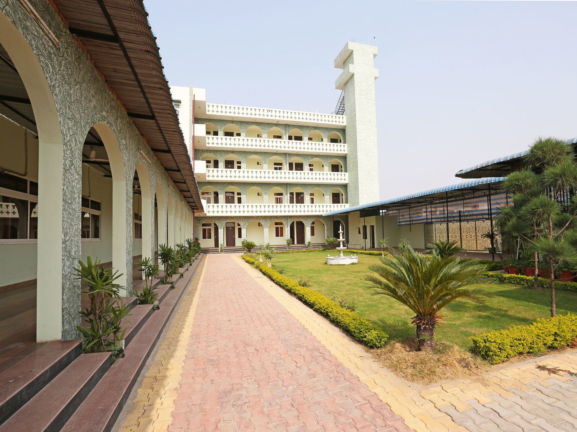 Oyo 10104 Radhika Resort Kota  Ngoại thất bức ảnh